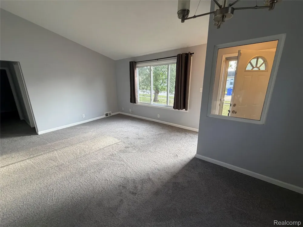 23235 Grabar Square Warren City, MI 48089