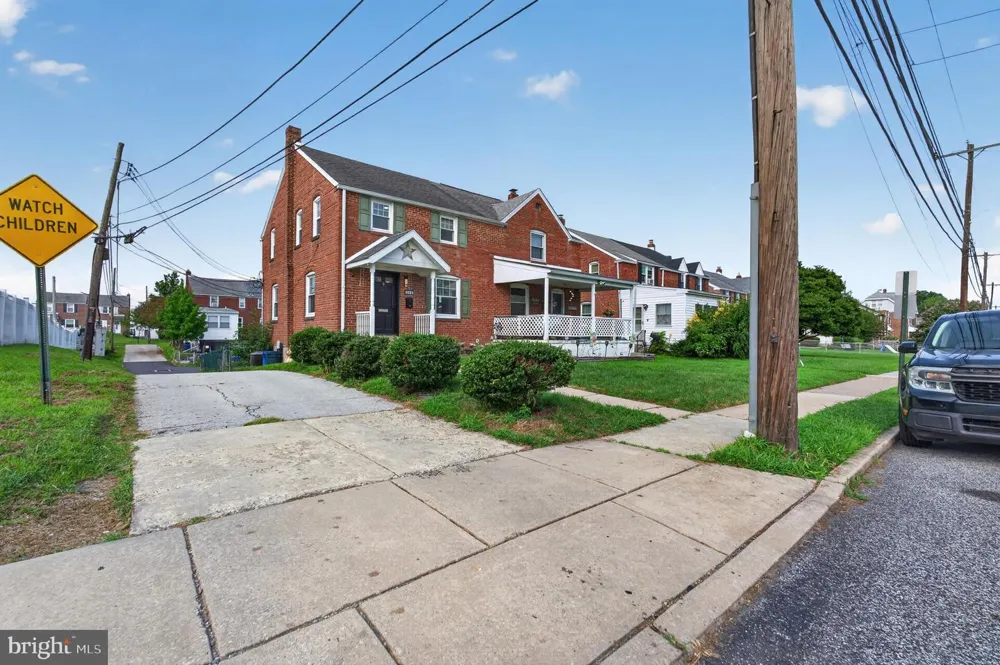 329 HOLMES ROAD Holmes, PA 19043