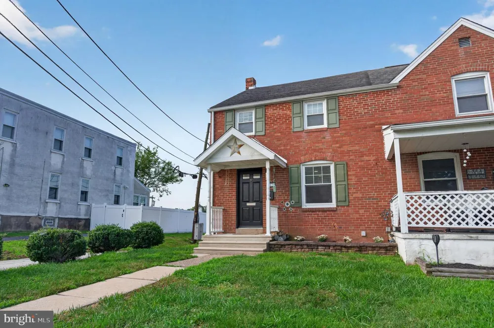 329 HOLMES ROAD Holmes, PA 19043