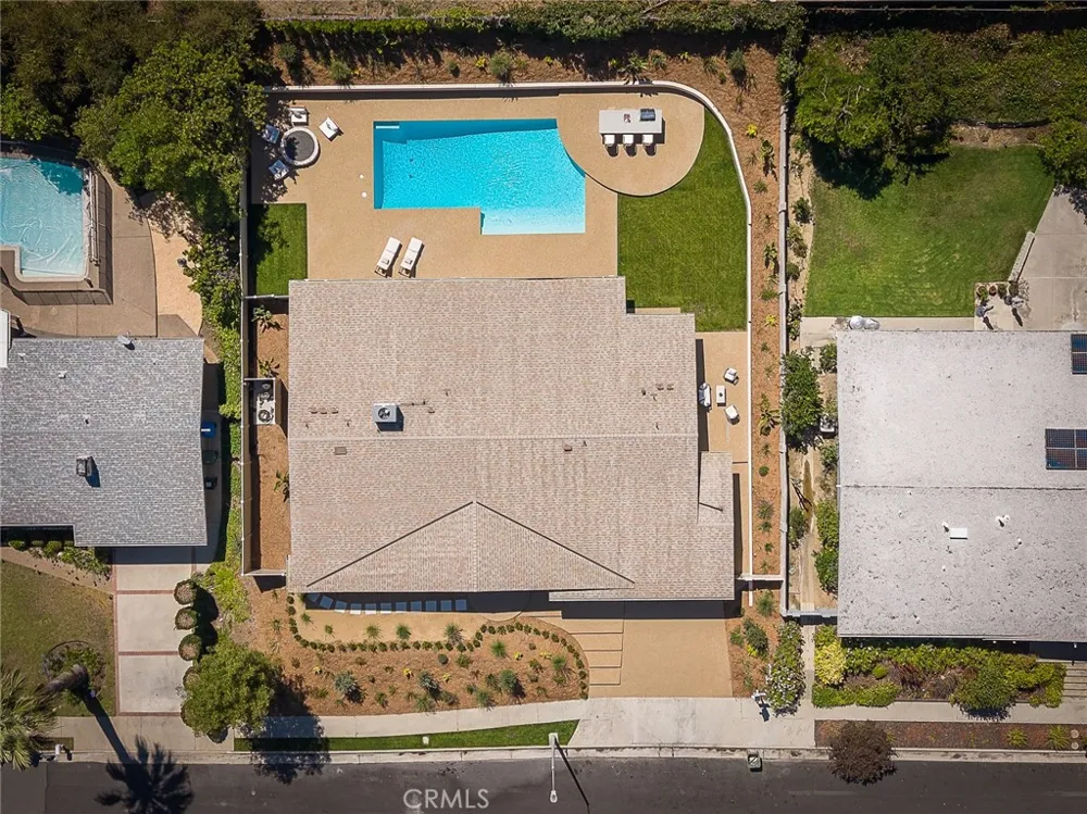 18840 La Amistad Tarzana, CA 91356