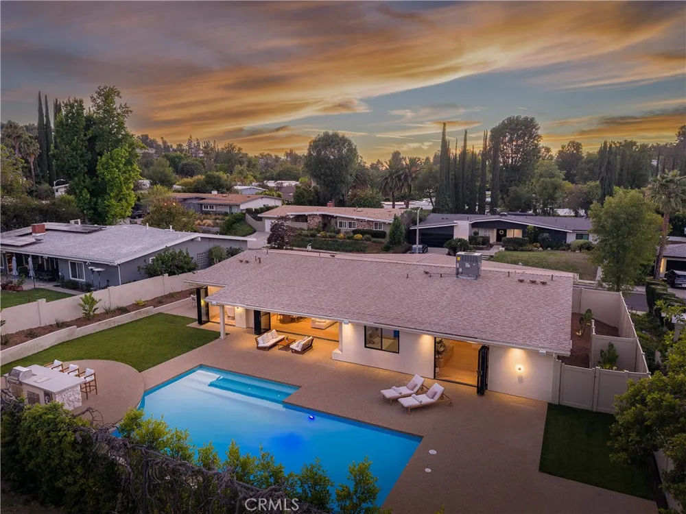18840 La Amistad Tarzana, CA 91356