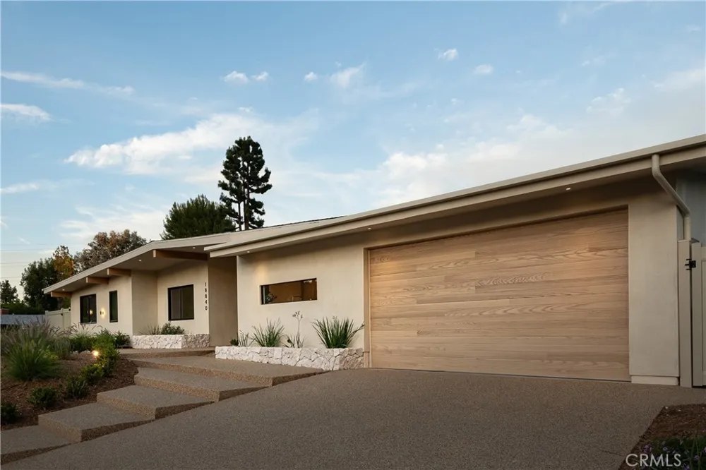 18840 La Amistad Tarzana, CA 91356