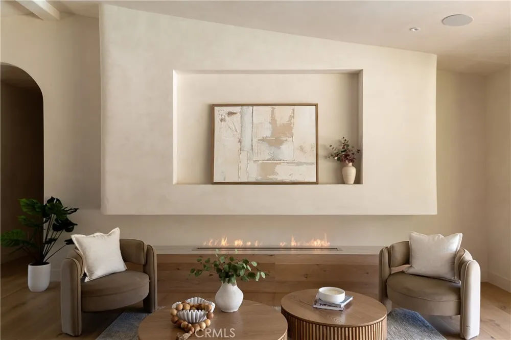 18840 La Amistad Tarzana, CA 91356