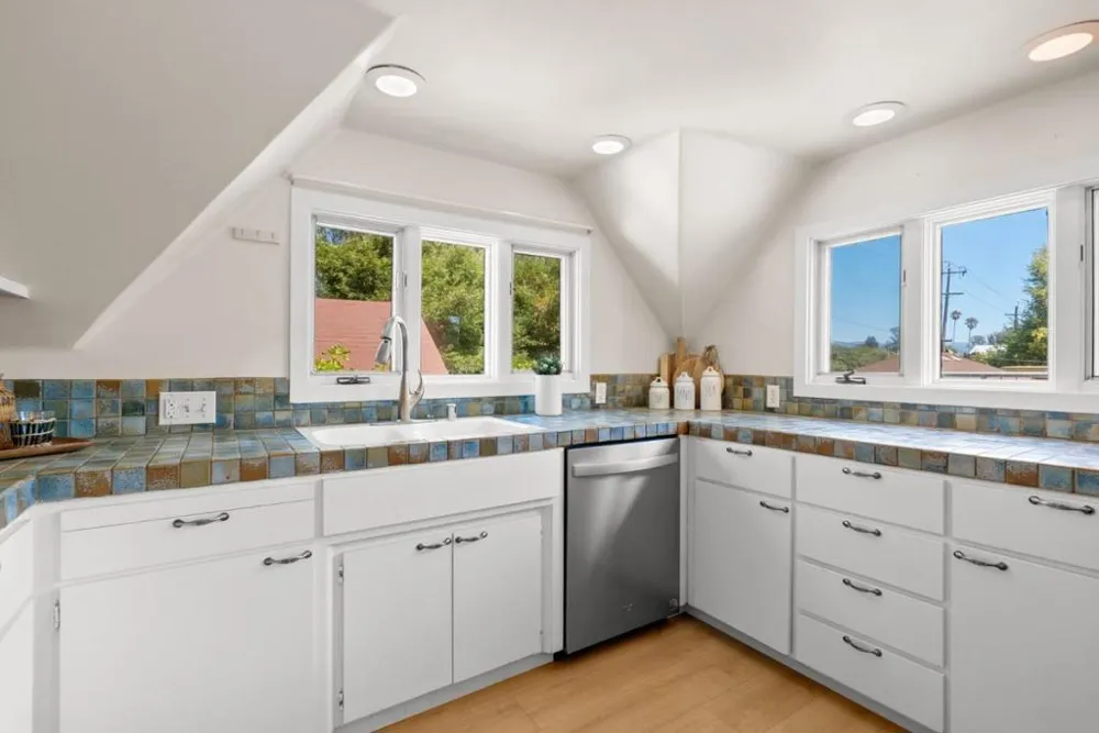 230 Alhambra Avenue Santa Cruz, CA 95062
