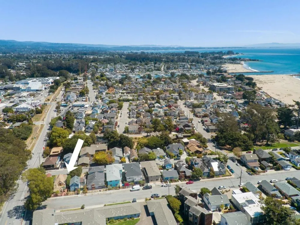 230 Alhambra Avenue Santa Cruz, CA 95062