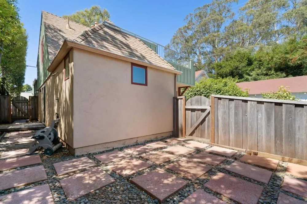 230 Alhambra Avenue Santa Cruz, CA 95062