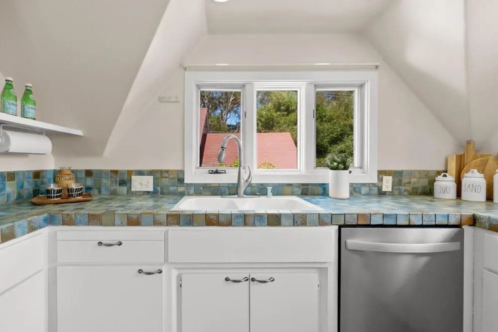230 Alhambra Avenue Santa Cruz, CA 95062