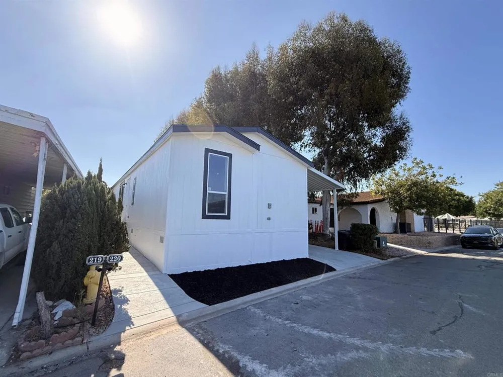 2750 Wheatstone Street #220 San Diego, CA 92111