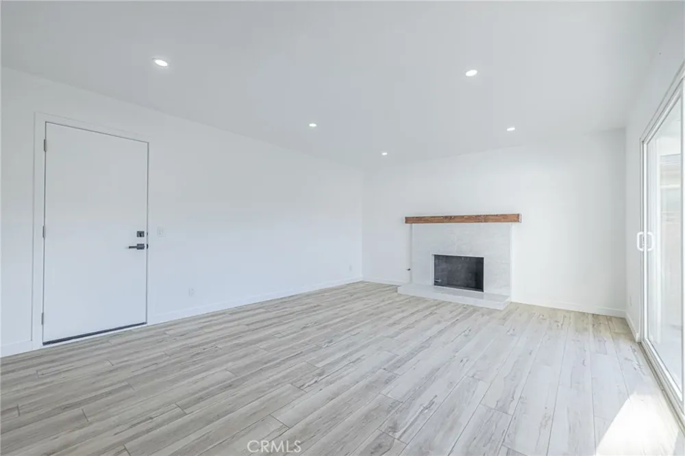 737 W Avenue H7 Lancaster, CA 93534
