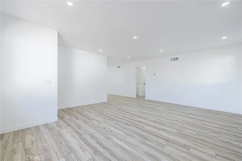737 W Avenue H7 Lancaster, CA 93534