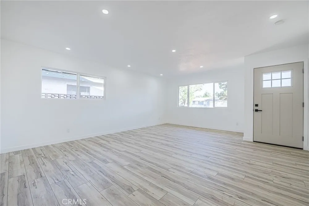 737 W Avenue H7 Lancaster, CA 93534