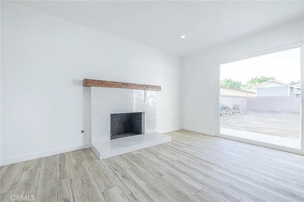 737 W Avenue H7 Lancaster, CA 93534