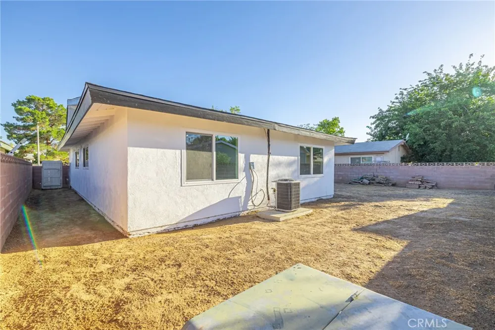 737 W Avenue H7 Lancaster, CA 93534