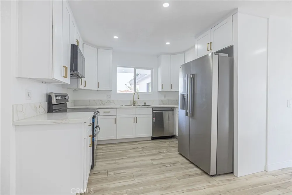 737 W Avenue H7 Lancaster, CA 93534