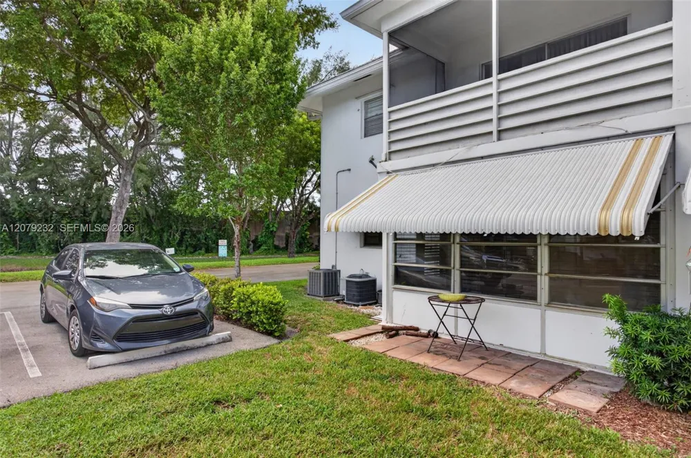 2551 W Golf Blvd #101 Pompano Beach, FL 33064