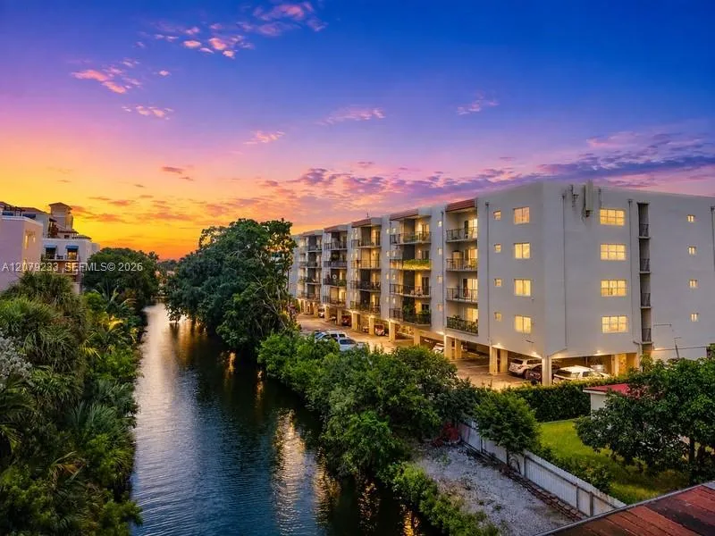 900 SW 84th Ave #415D Miami, FL 33144