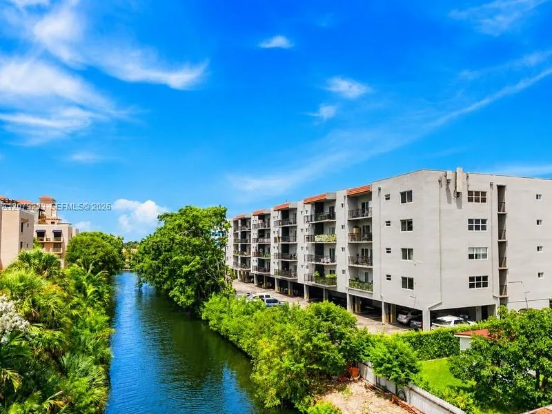 900 SW 84th Ave #415D Miami, FL 33144