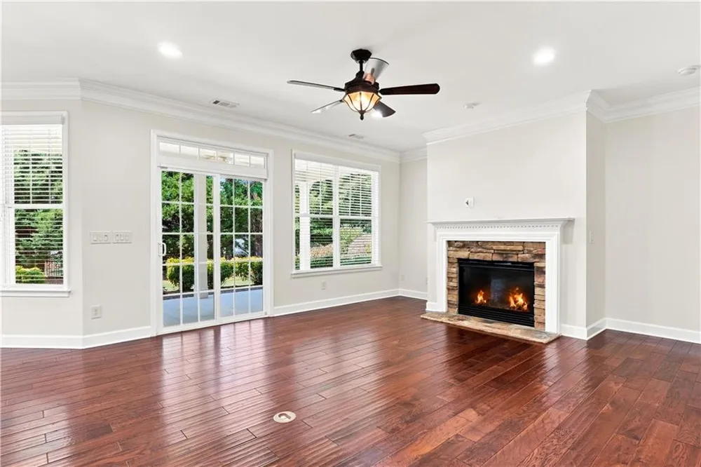 637 Laurel Crossing Canton, GA 30114