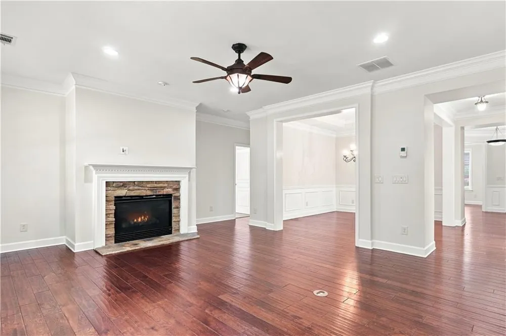 637 Laurel Crossing Canton, GA 30114