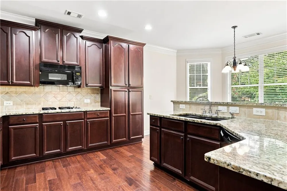637 Laurel Crossing Canton, GA 30114