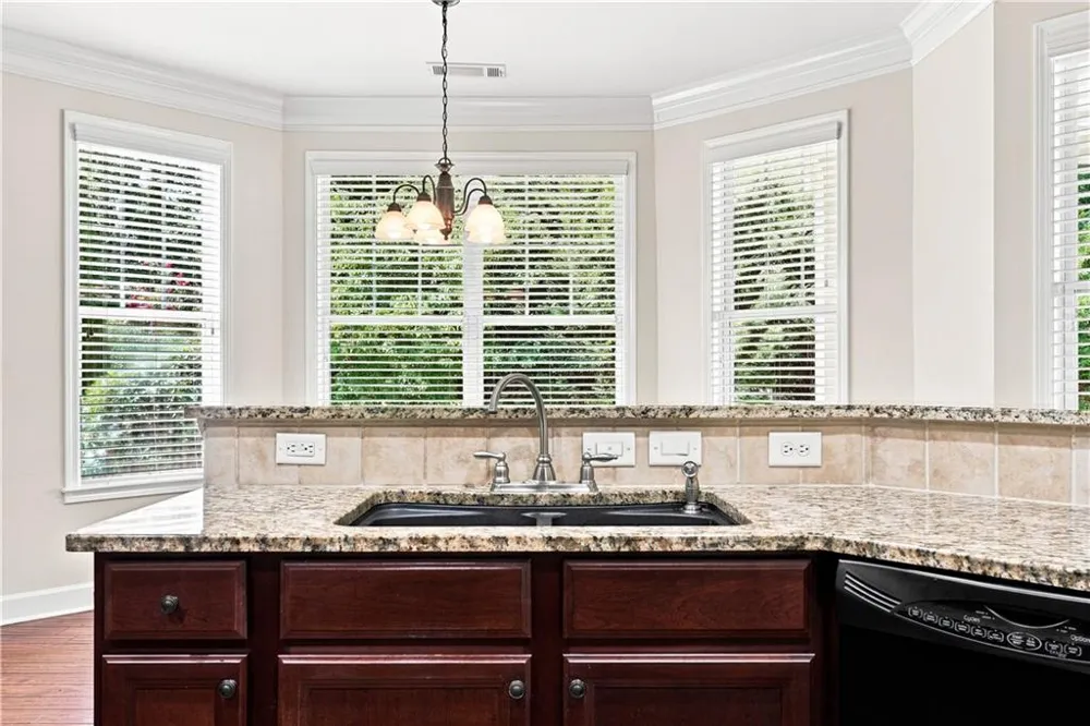637 Laurel Crossing Canton, GA 30114