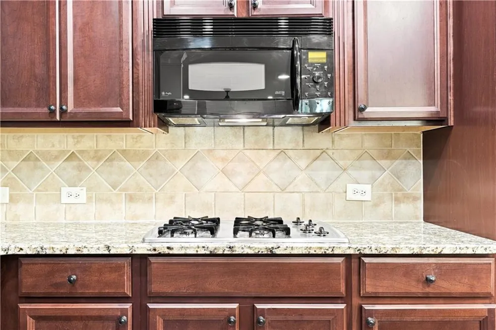 637 Laurel Crossing Canton, GA 30114