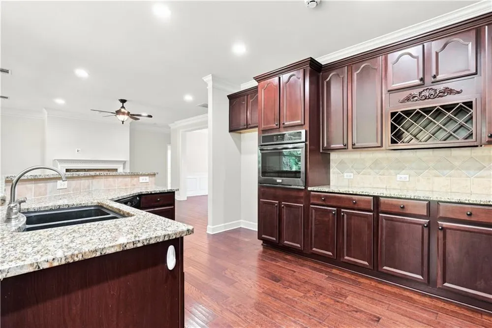 637 Laurel Crossing Canton, GA 30114