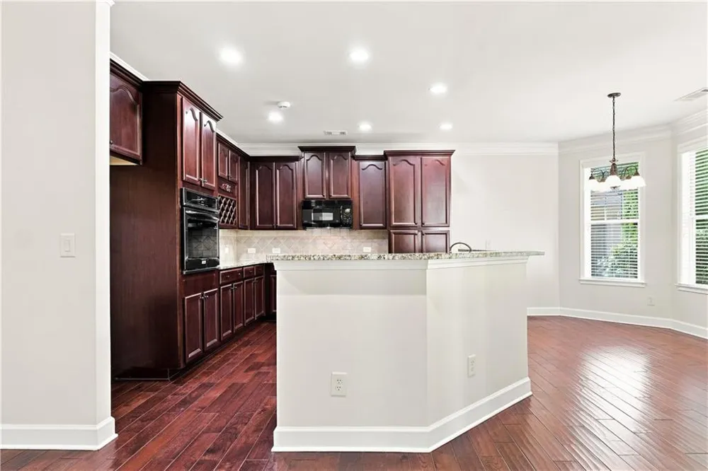 637 Laurel Crossing Canton, GA 30114