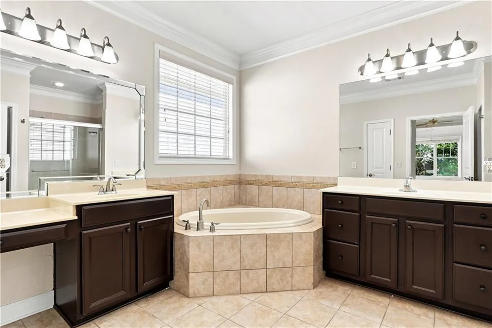 637 Laurel Crossing Canton, GA 30114
