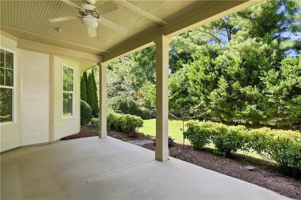 637 Laurel Crossing Canton, GA 30114