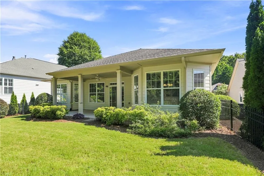 637 Laurel Crossing Canton, GA 30114
