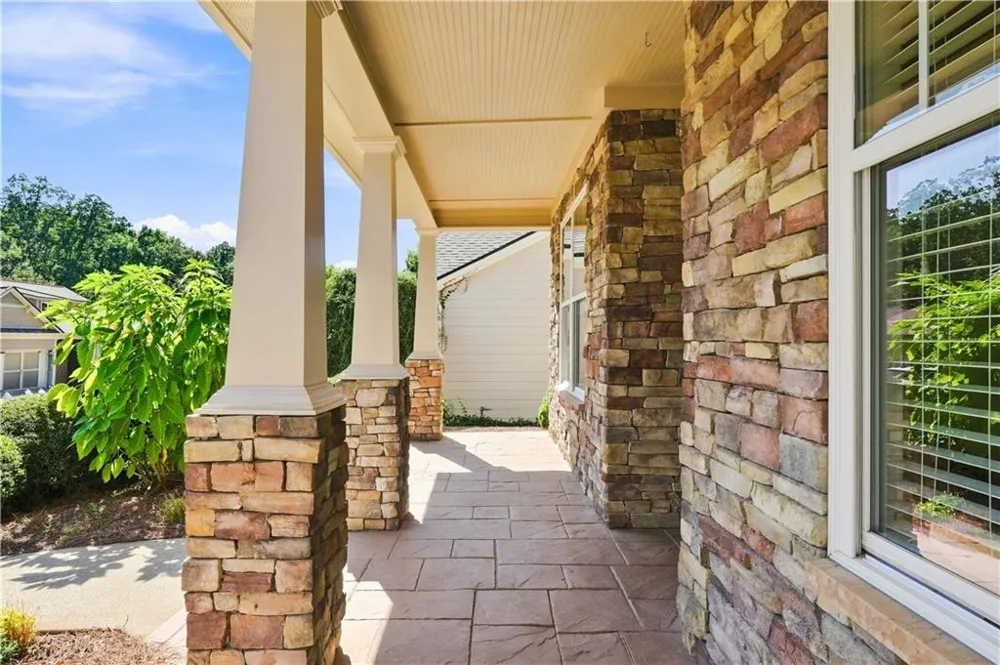 637 Laurel Crossing Canton, GA 30114