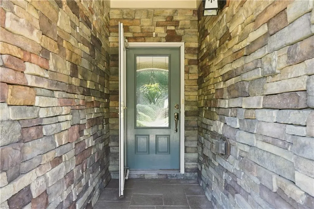 637 Laurel Crossing Canton, GA 30114