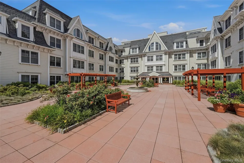 225 Stanley Avenue #121 Mamaroneck, NY 10543
