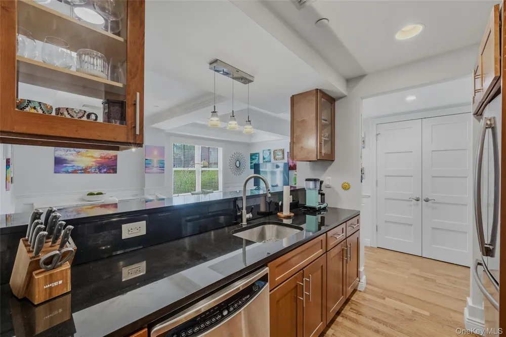 225 Stanley Avenue #121 Mamaroneck, NY 10543