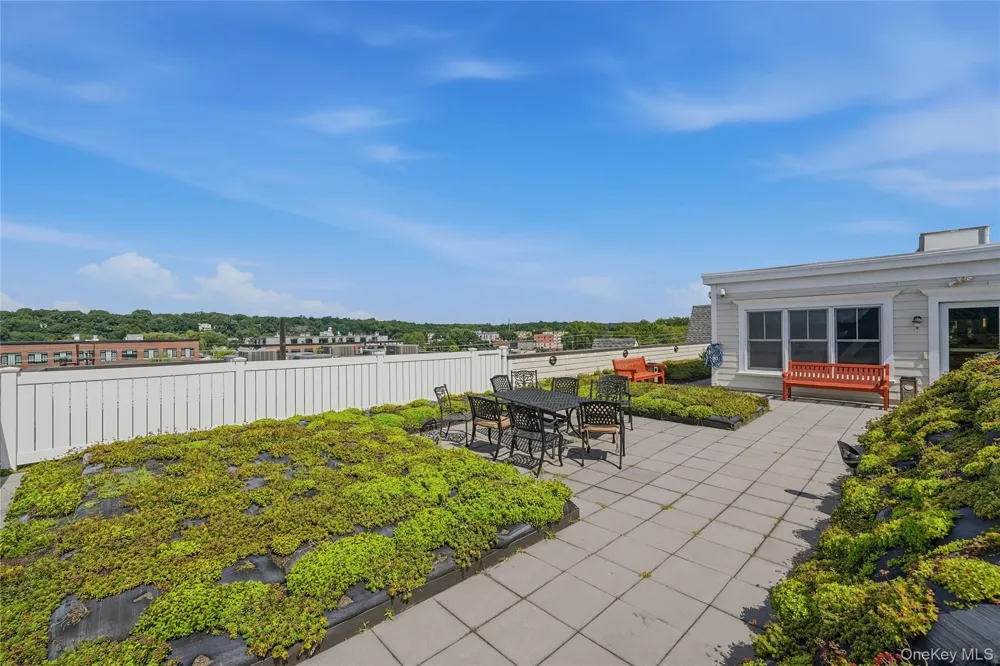 225 Stanley Avenue #121 Mamaroneck, NY 10543