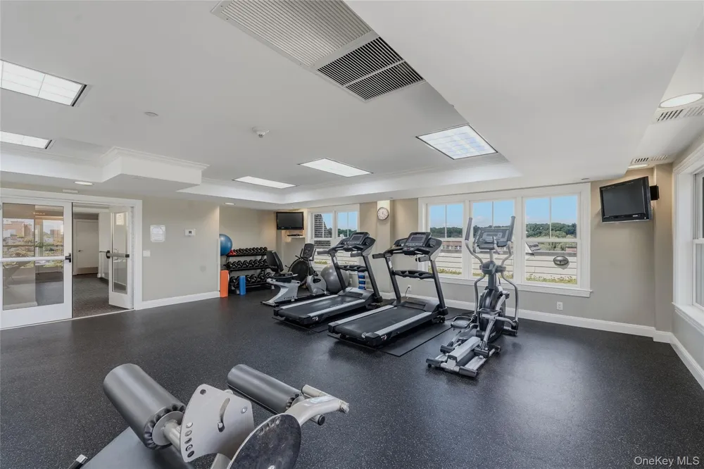 225 Stanley Avenue #121 Mamaroneck, NY 10543