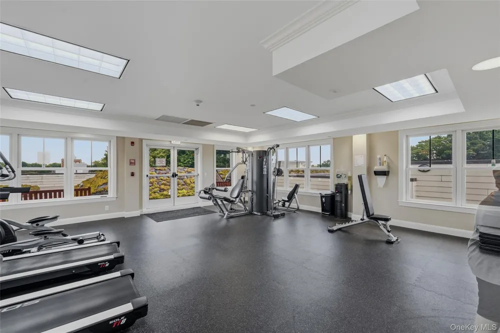 225 Stanley Avenue #121 Mamaroneck, NY 10543