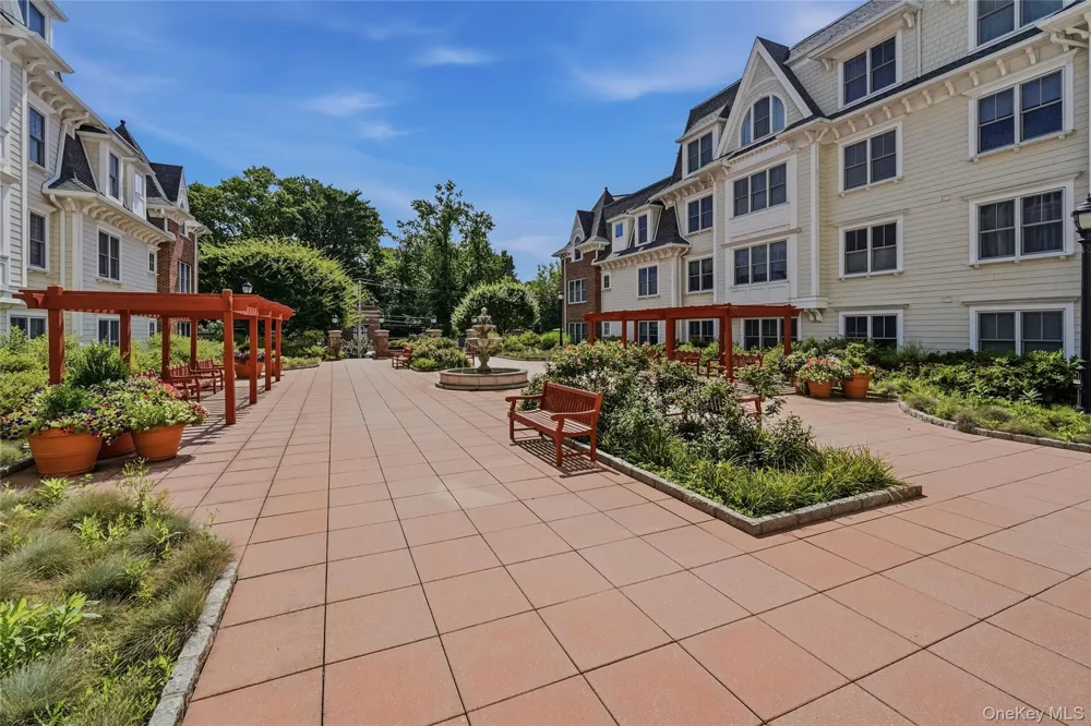 225 Stanley Avenue #121 Mamaroneck, NY 10543