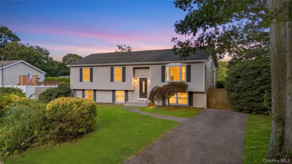 31 Concord Road Shirley, NY 11967