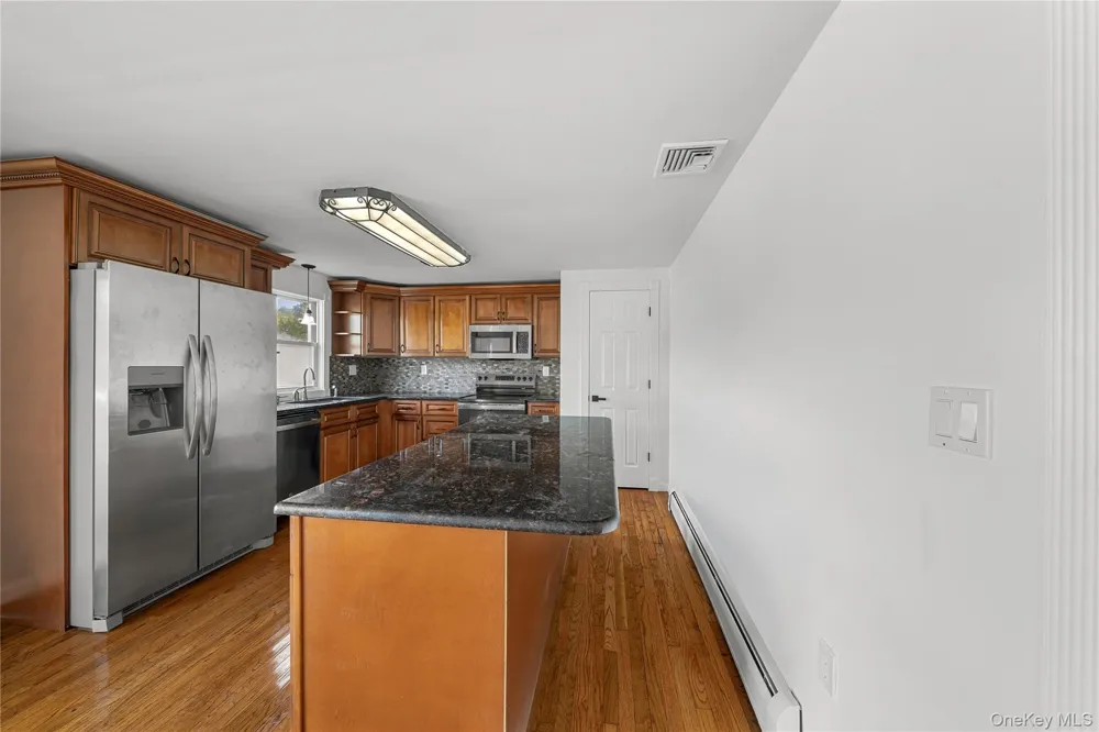 31 Concord Road Shirley, NY 11967