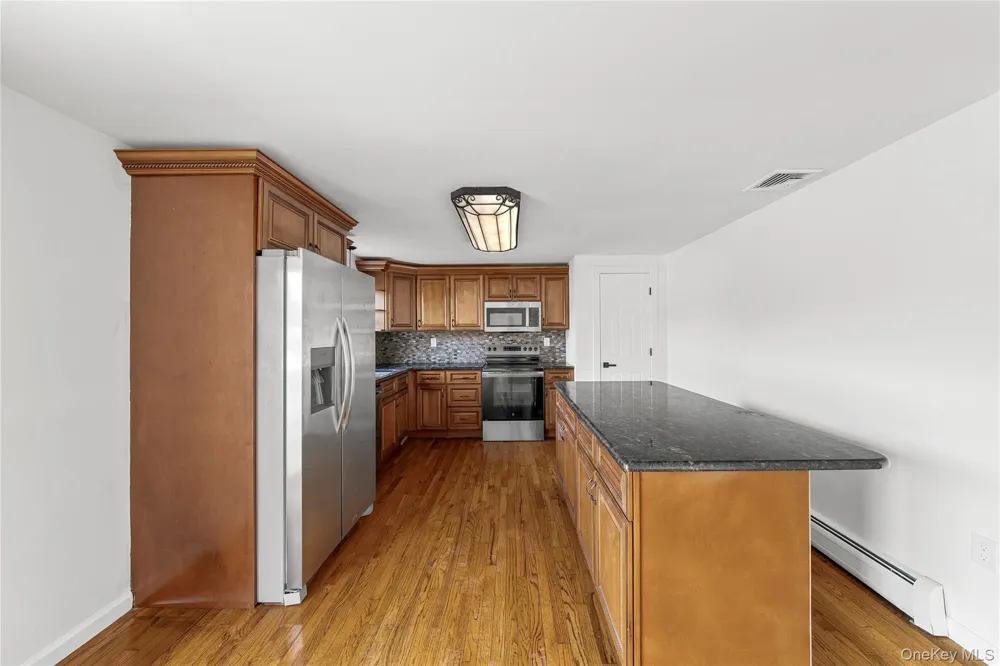 31 Concord Road Shirley, NY 11967