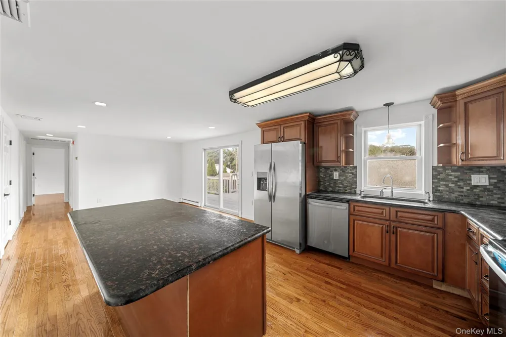 31 Concord Road Shirley, NY 11967