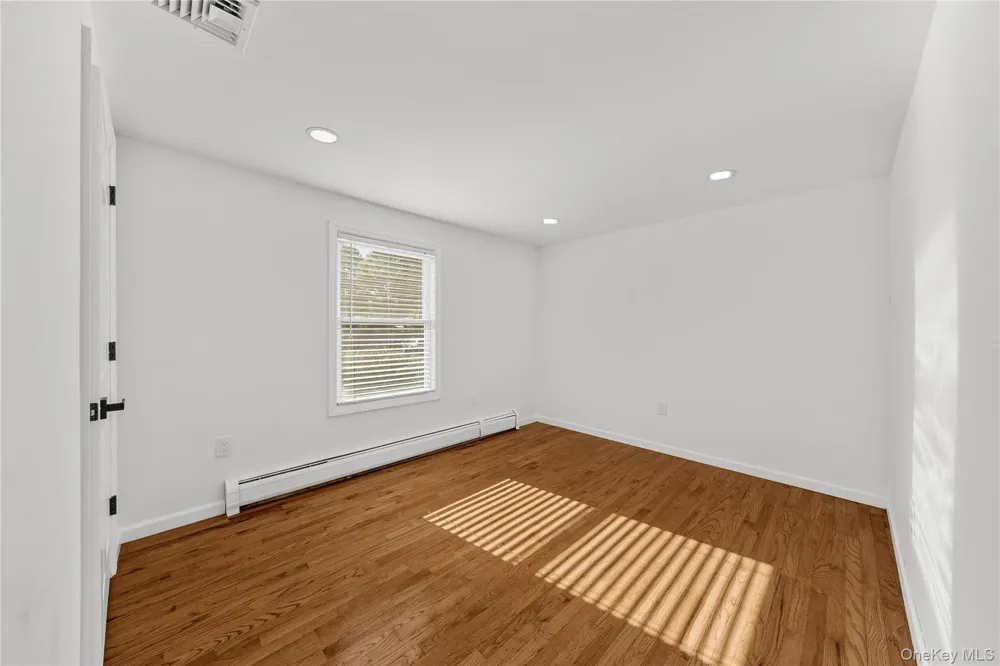 31 Concord Road Shirley, NY 11967