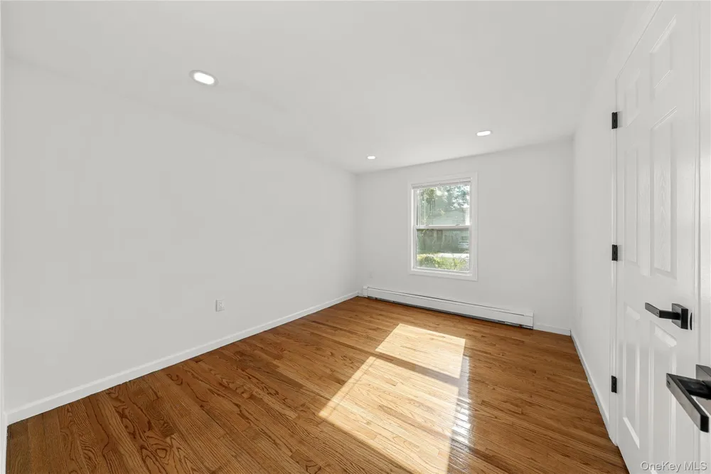 31 Concord Road Shirley, NY 11967
