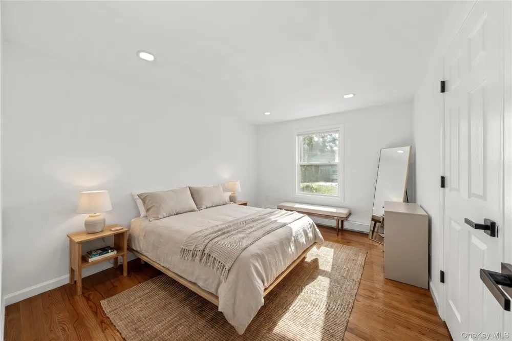 31 Concord Road Shirley, NY 11967
