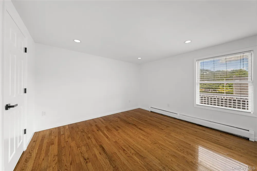 31 Concord Road Shirley, NY 11967