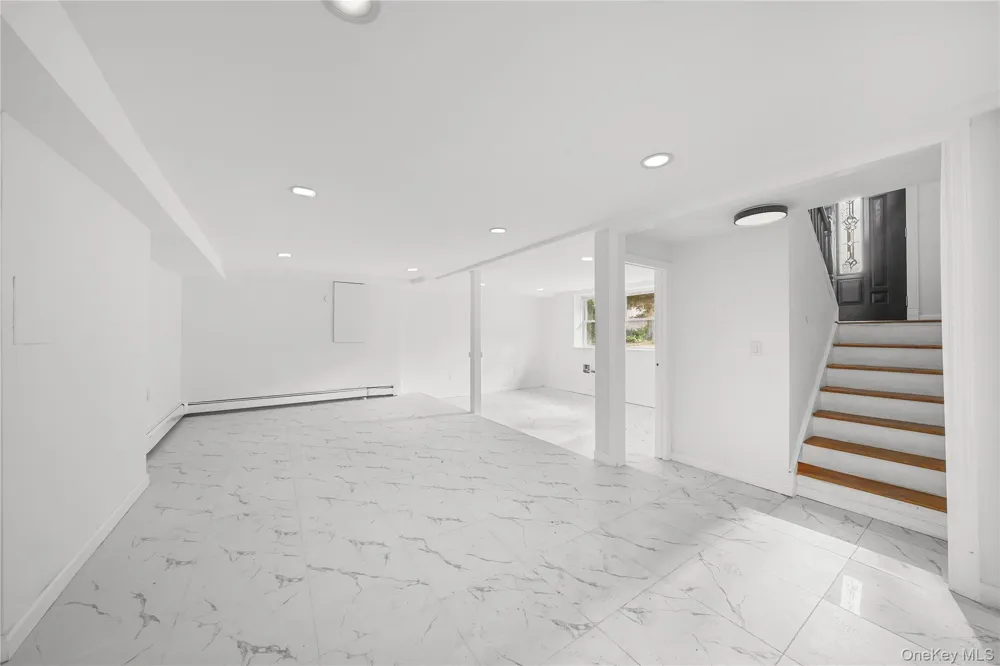 31 Concord Road Shirley, NY 11967