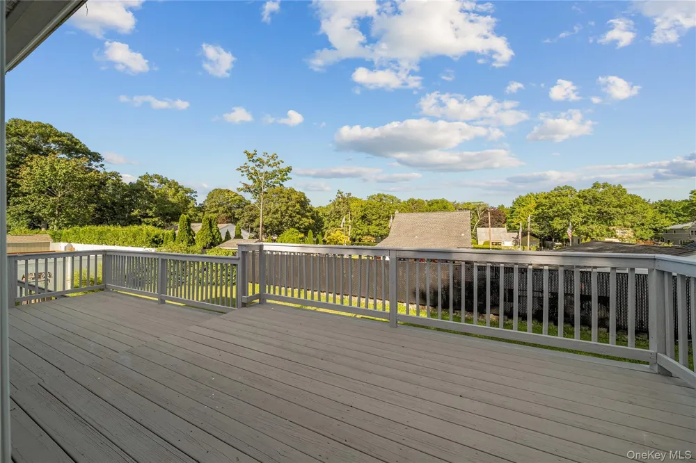 31 Concord Road Shirley, NY 11967
