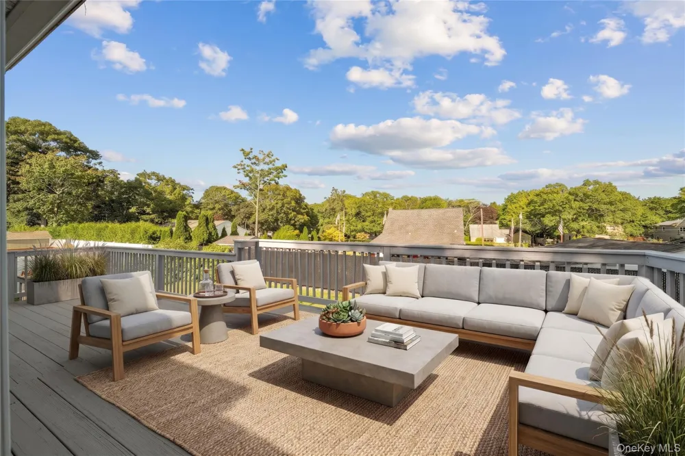 31 Concord Road Shirley, NY 11967